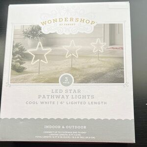Nwt Wonder shop, 3 piece LED star pathway lights cool white 6”lighted length